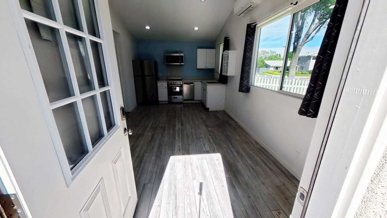 3D Tour - 6723 Sheltondale Ave