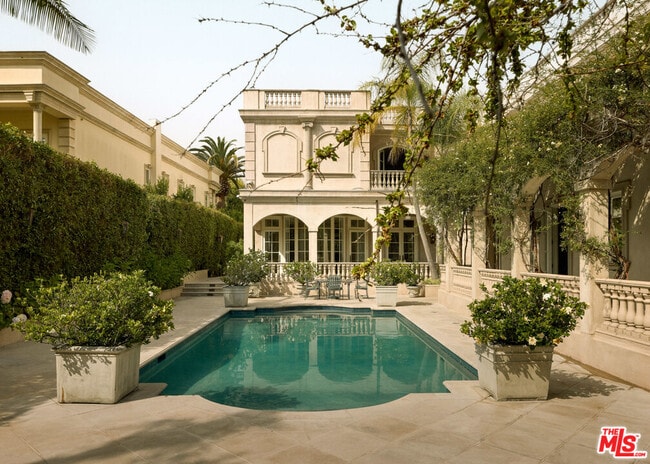 Photo - 628 N Rodeo Dr