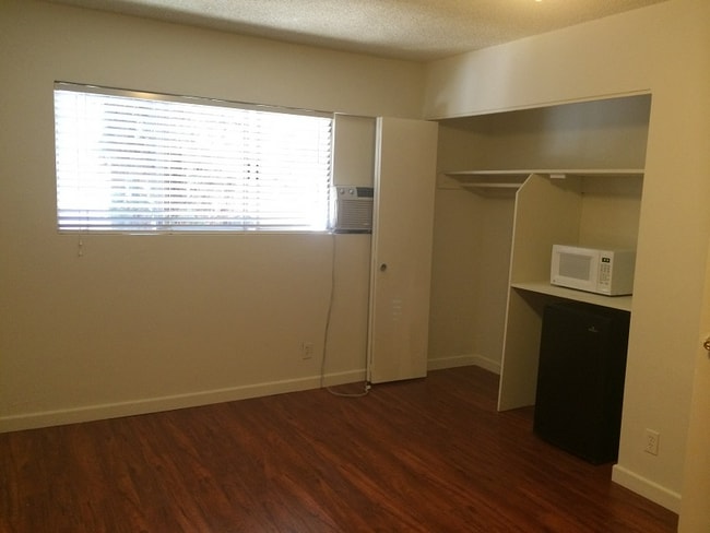 Photo - 530 Veteran Ave