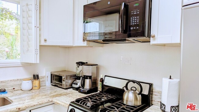 Photo - 1927 N Beverly Glen Blvd