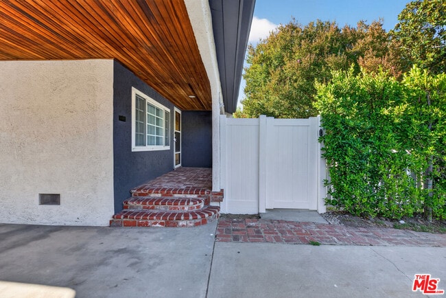 Photo - 1811 N Avon St