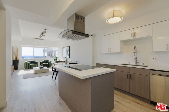 Building Photo - 1155 N La Cienega Blvd Unit 1207