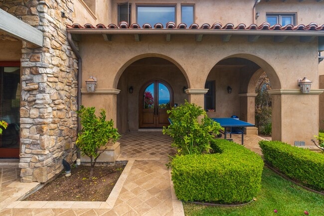 Photo - Gorgeous 5 Bedroom Home with sweeping views and pool