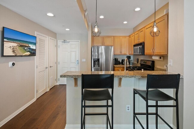 Photo - Beautiful Furnished Top Floor Unit Unit #7051