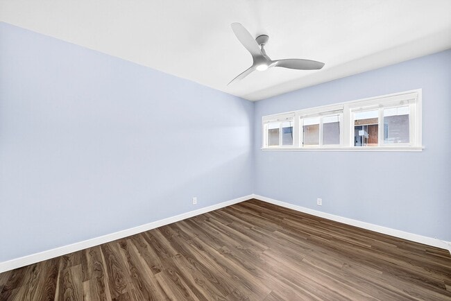 Building Photo - 4308 E 4th St Unit 04