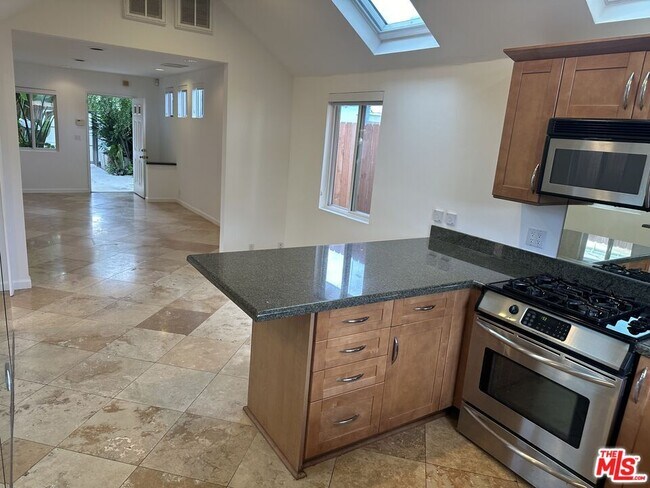 Photo - 2454 Penmar Ave