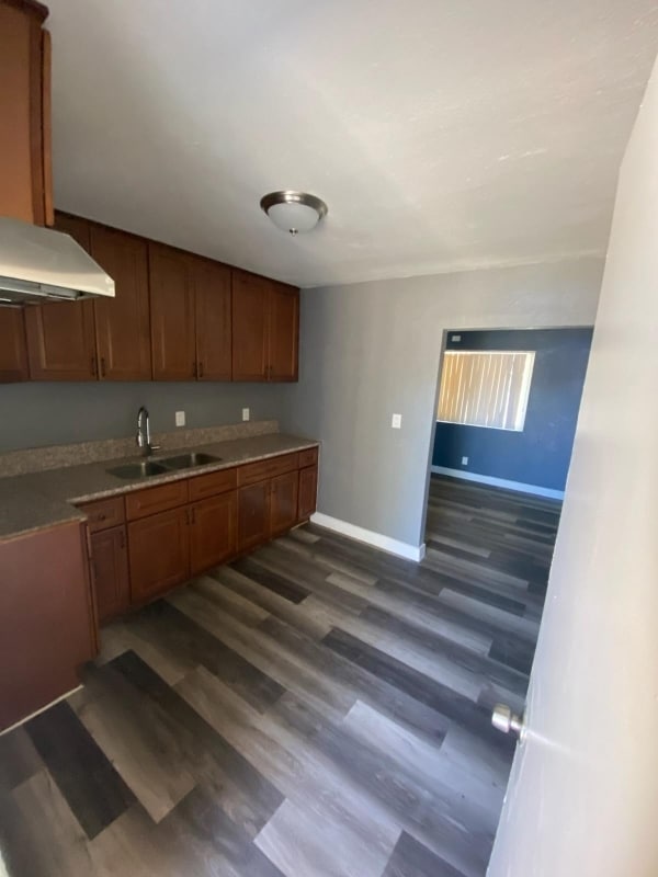 Photo - 16526 Chestnut St