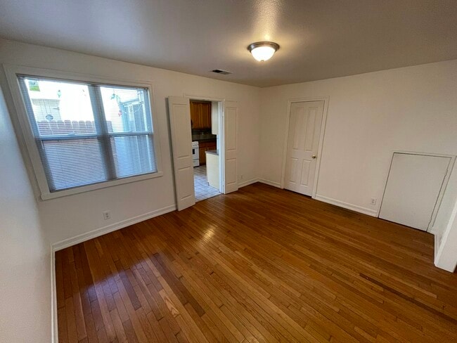 Photo - 454 Olive St