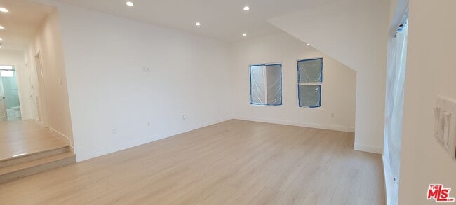 Photo - 1237 S Sherbourne Dr