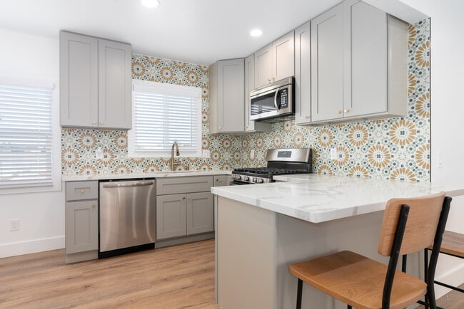 Photo - 2934 Somerset Dr Unit Half