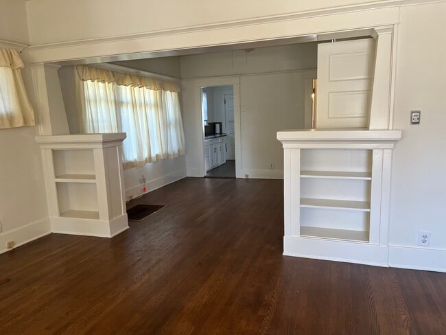 Photo - 640 W 16th St Unit 640