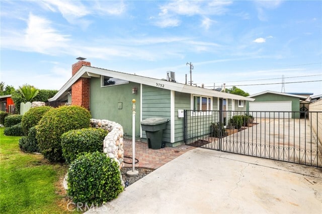 Building Photo - 9752 W Harle Ave