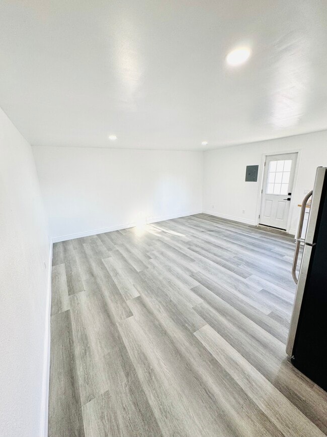 Photo - 525 Sycamore Pl Unit 1