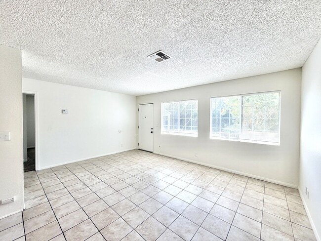 Photo - AVAILABLE NOW!! 2 Bedroom 1 Bathroom Apartment in Cathedral City! Unit 04