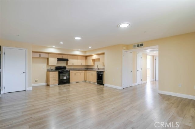 Photo - 1466 Tamarind Ave Unit 301