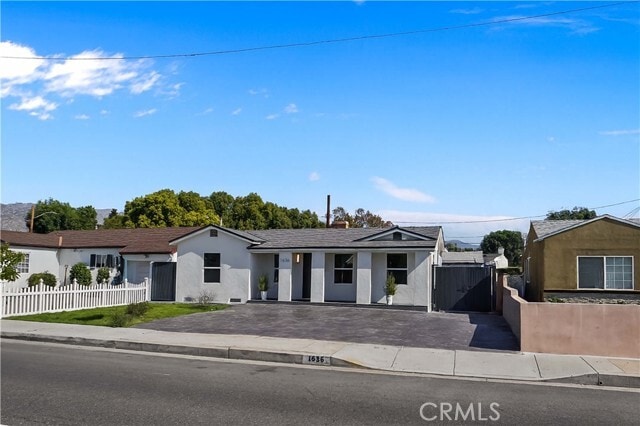 Photo - 1636 N Buena Vista St