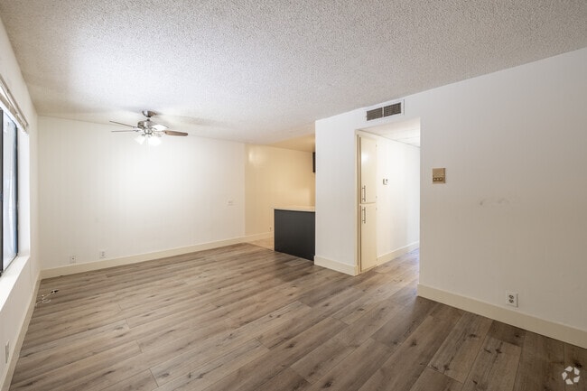 1BR, 1BA - 600SF - Living Room - 5000 Laurel Canyon Blvd