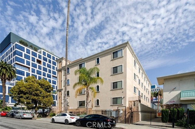 Photo - 1466 Tamarind Ave Unit 304