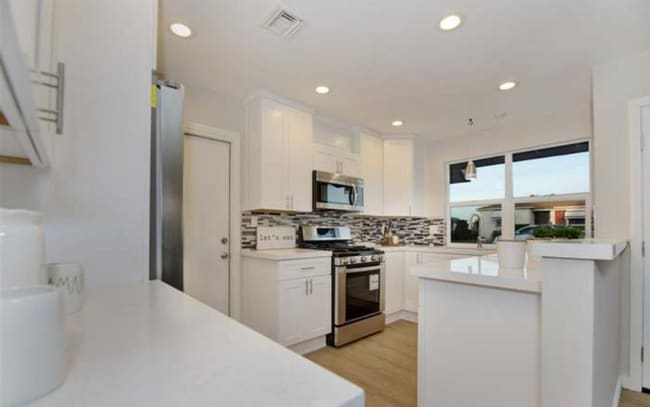 Photo - 4028 Hope St