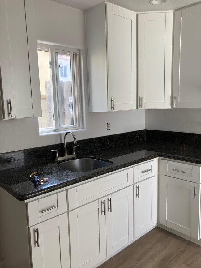 Building Photo - 3033 Carleton St Unit A