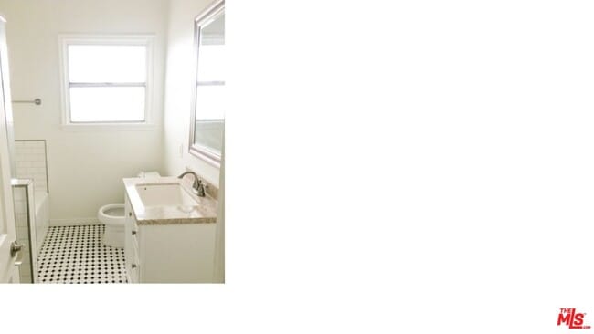 Photo - 127 Catalina St Unit 4