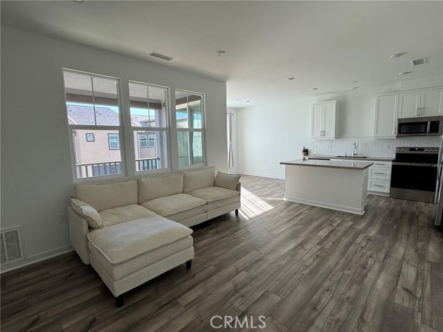 Building Photo - 12962 Lassen Dr Unit 303