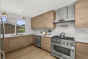 Photo - 4420 Voltaire St