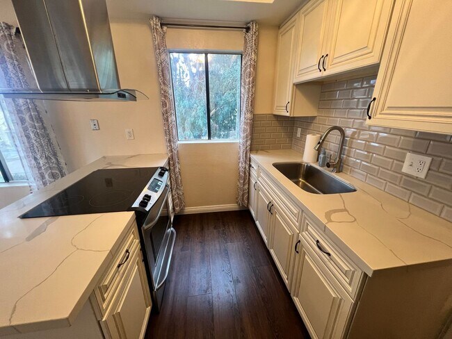 Photo - Large 1BR/1BA Updated End Unit (Upper Floor) Condo in Alpine Oaks