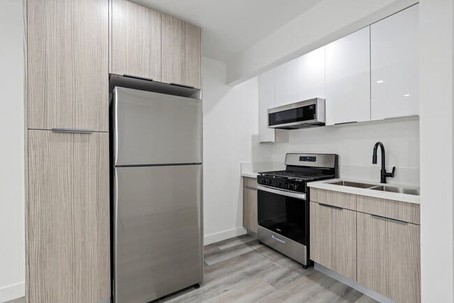 Photo - 2034 Garth Avenue