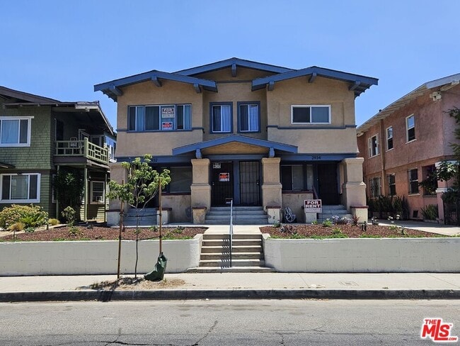 Building Photo - 2934 1/2 Normandie Ave Unit 2934 1/2