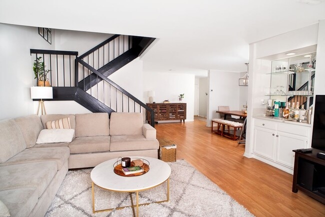Photo - 18200 Andrea Cir S