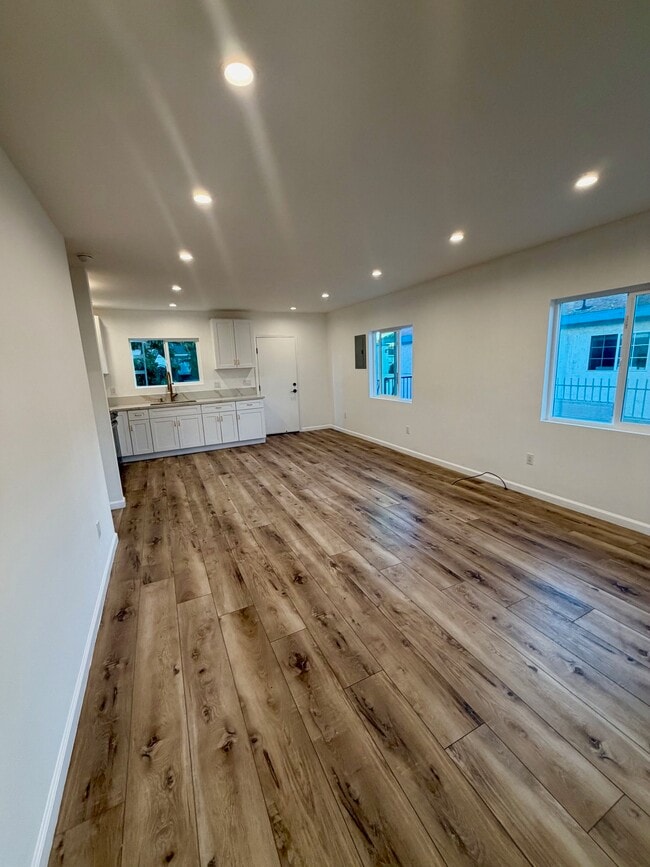 Building Photo - 1144 E Wilson Ave Unit 1144 E Wilson