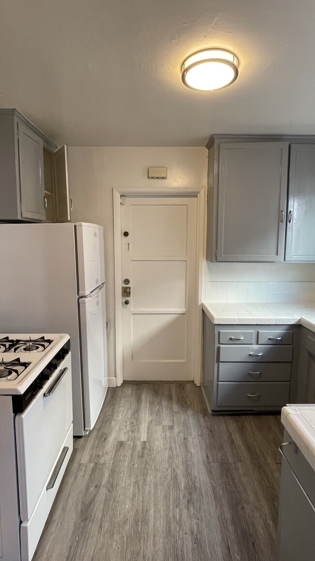 Building Photo - 2425 Silver Lake Blvd Unit 2425-B