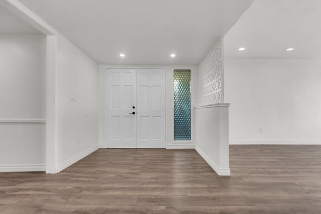 Photo - 1621 W 122nd St