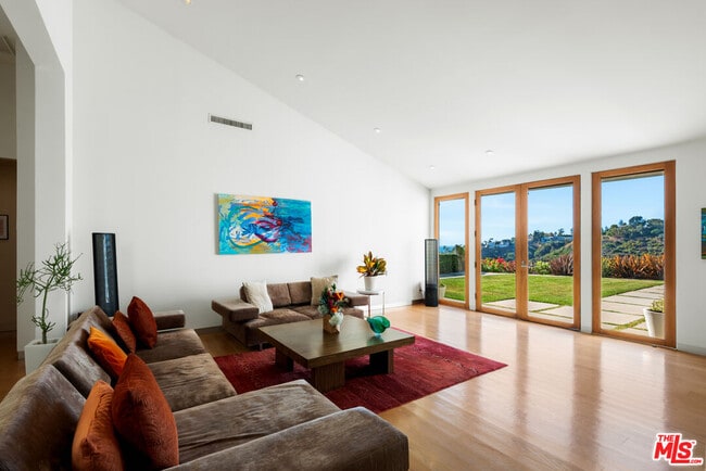 Photo - 817 Enchanted Way