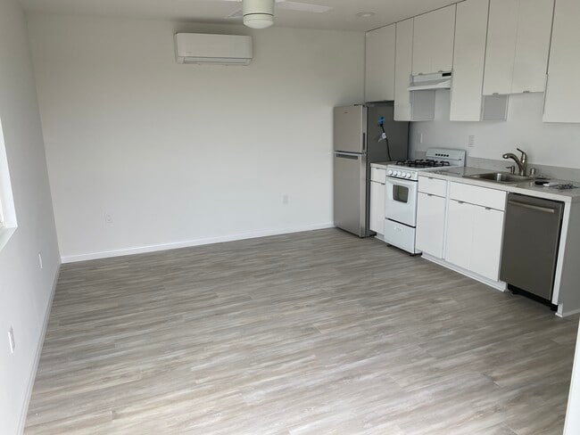 Photo - 3636 Ethan Allen Ave Unit 3638