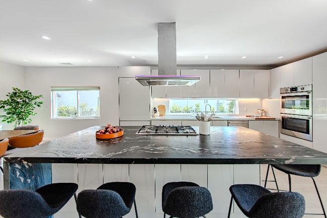 Photo - 507 N Formosa Ave