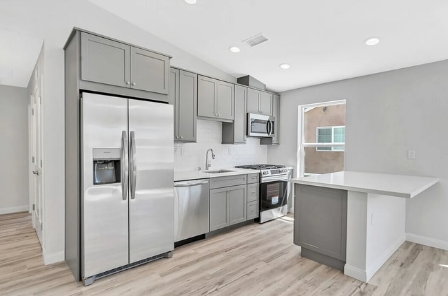 Photo - 4 bed 3 bath Prime Location! (Lease out, pending signatures. Check back in a few days!)