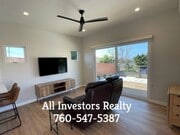 Photo - 2425 Dunstan St