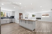 Photo - 11611 Burbank Blvd