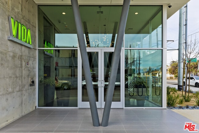 Photo - 11036 Moorpark St Unit 412