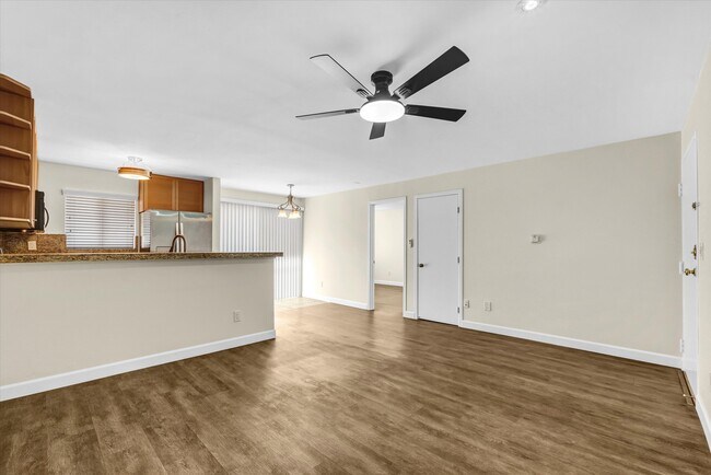 Photo - 18530 Hatteras St Unit 226