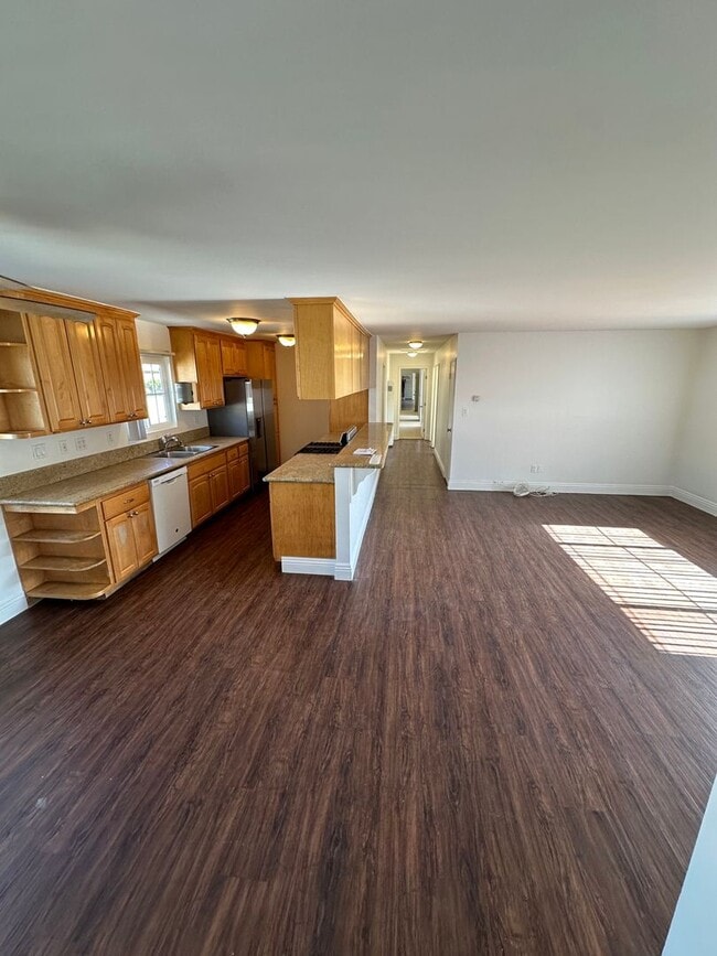 Photo - Corby Unit 18413