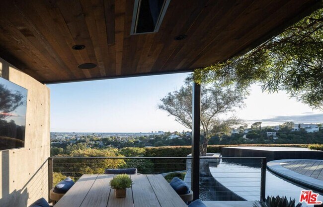 Photo - 2532 Canyon Oak Dr