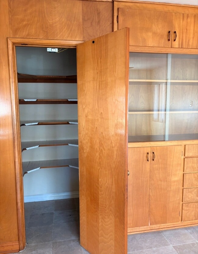 Photo - 4568 Alice St