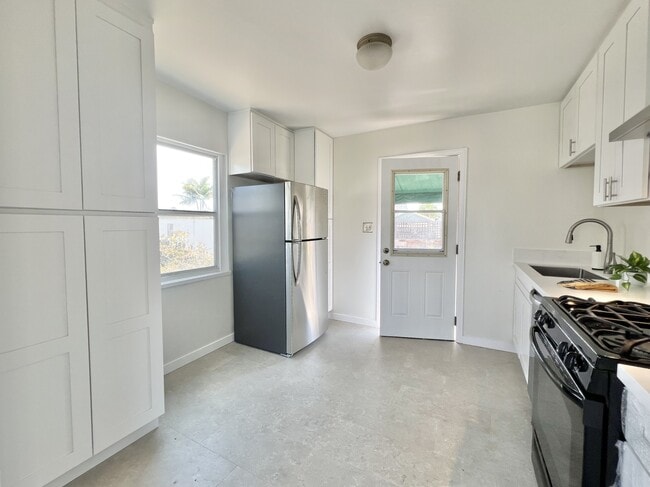 Photo - 4626 50th St