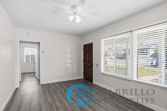 Building Photo - 2412 Chicago St