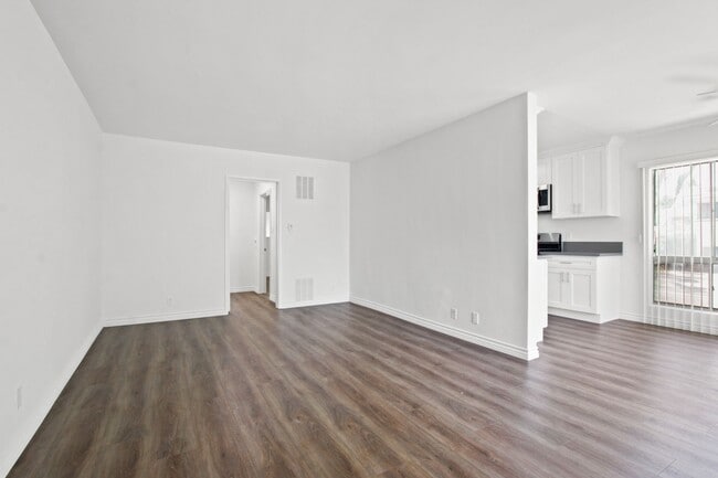 Photo - 918 11th St Unit 01