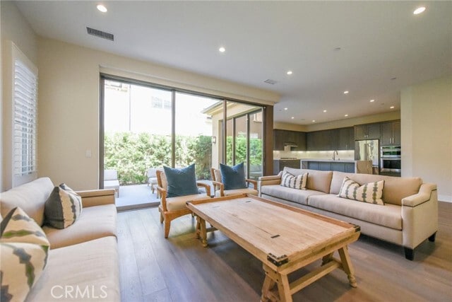 Photo - 121 Linda Vis