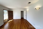 Photo - 14013 Addison St